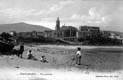 VISTA DE CASCO VIEJO. IGLESIA. CASTILLO DESDE EL PUNTAL: PLAYA. GENTE EN LA ARENA. BARCA. TRAJES