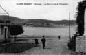 HENDAIA: GENTE. AL FONDO VISTA GENERAL DE HONDARRIBIA