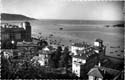VISTA DESDE EL CASTILLO DE CARLOS V. HOTEL CARLOS V. EDIFICIO MIRAMAR. TEJADO DE CASINO MIRENTXU. BAHÍA. BARCOS.  (1959)
