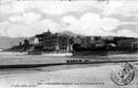 VISTA DESDE LA PLAYA DEL PUERTO: EDIFICIO MIRAMAR. CASTILLETE O POLVORÍN. (1905)